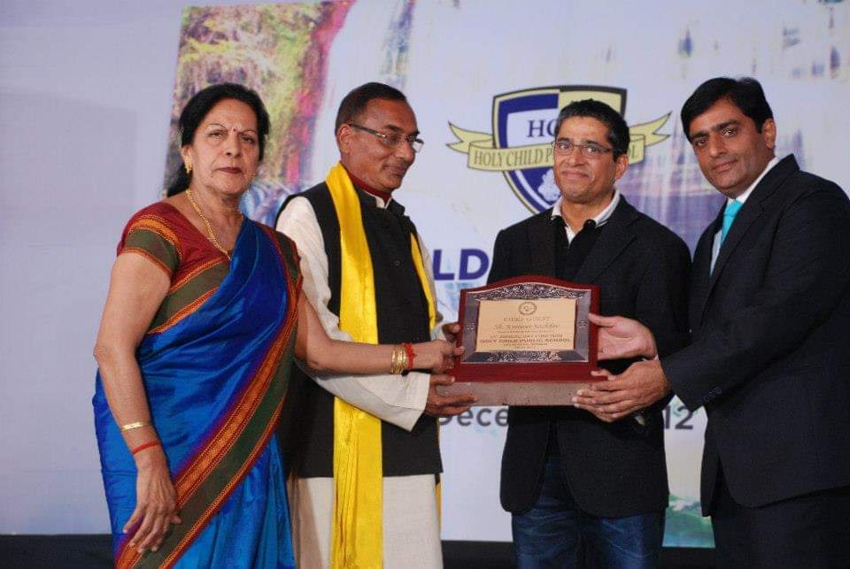 Kunwer Sachdev felicitated as Chief Guest at Holy Child Public School